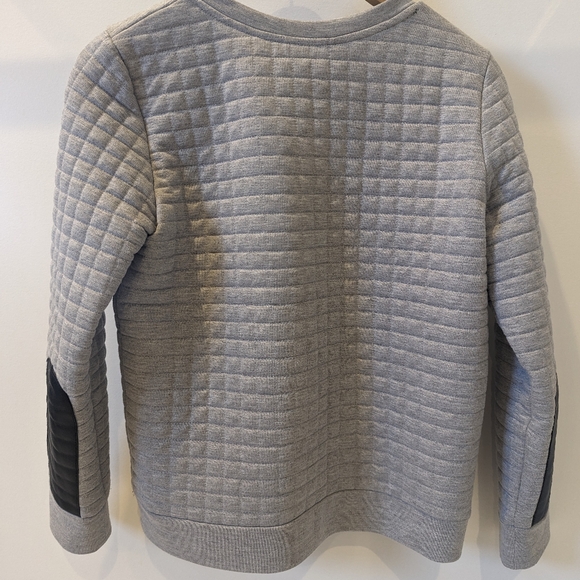 Club Monaco light GREY quilted sweater Sz Small - Picture 4 of 9